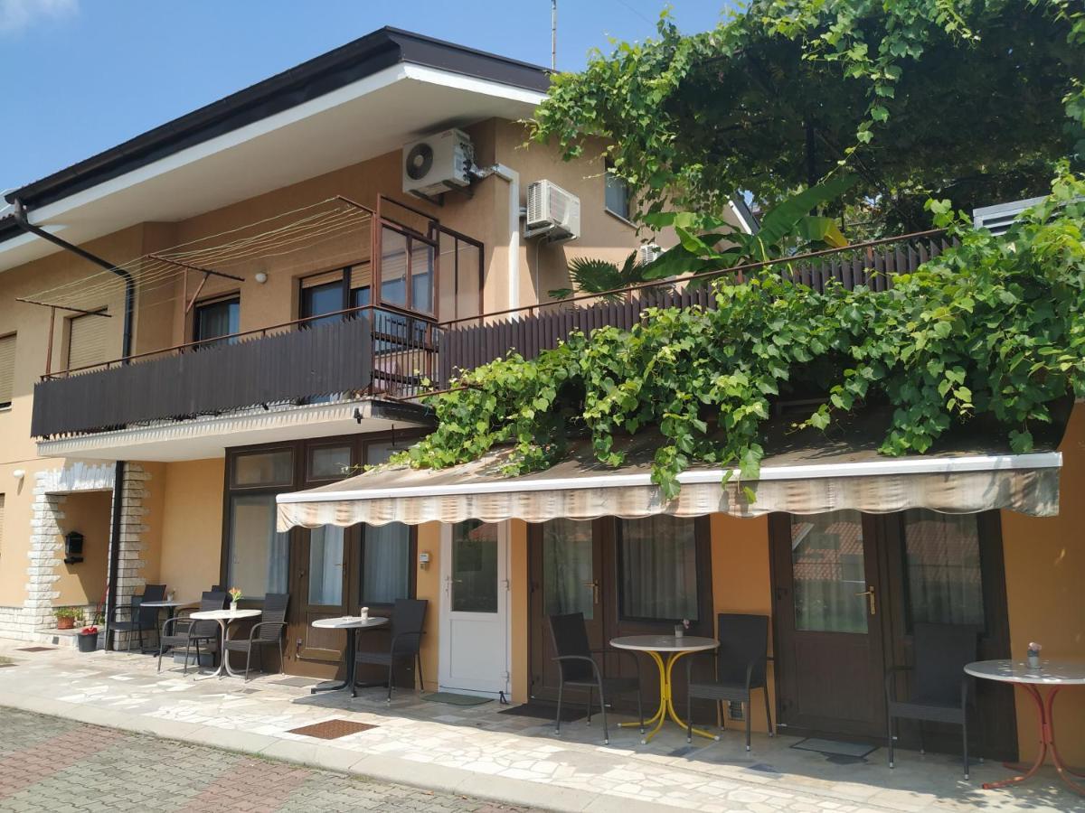 Accomodation Pertout Nova Gorica Exterior foto